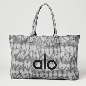 Alo Yoga Grey TieDye Shopper Gym Bag
Travel Tote